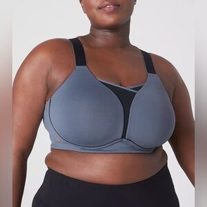 Livi Active Molded Cup No Wire Sports Bra